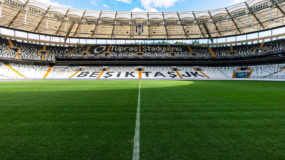 Beşiktaş'ın ev sahibi olduğu Tüpraş Stadyumu — Çorum FK'yı 6-2 mağlup ettiği maçın oynandığı stat