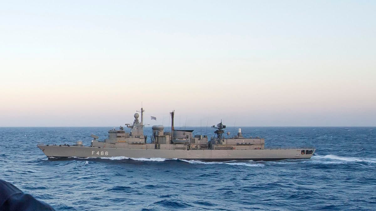 Salamis-03/26 tatbikatına katılan Yunan fırkateyni Nikiforos Fokas Doğu Akdeniz'de seyrederken