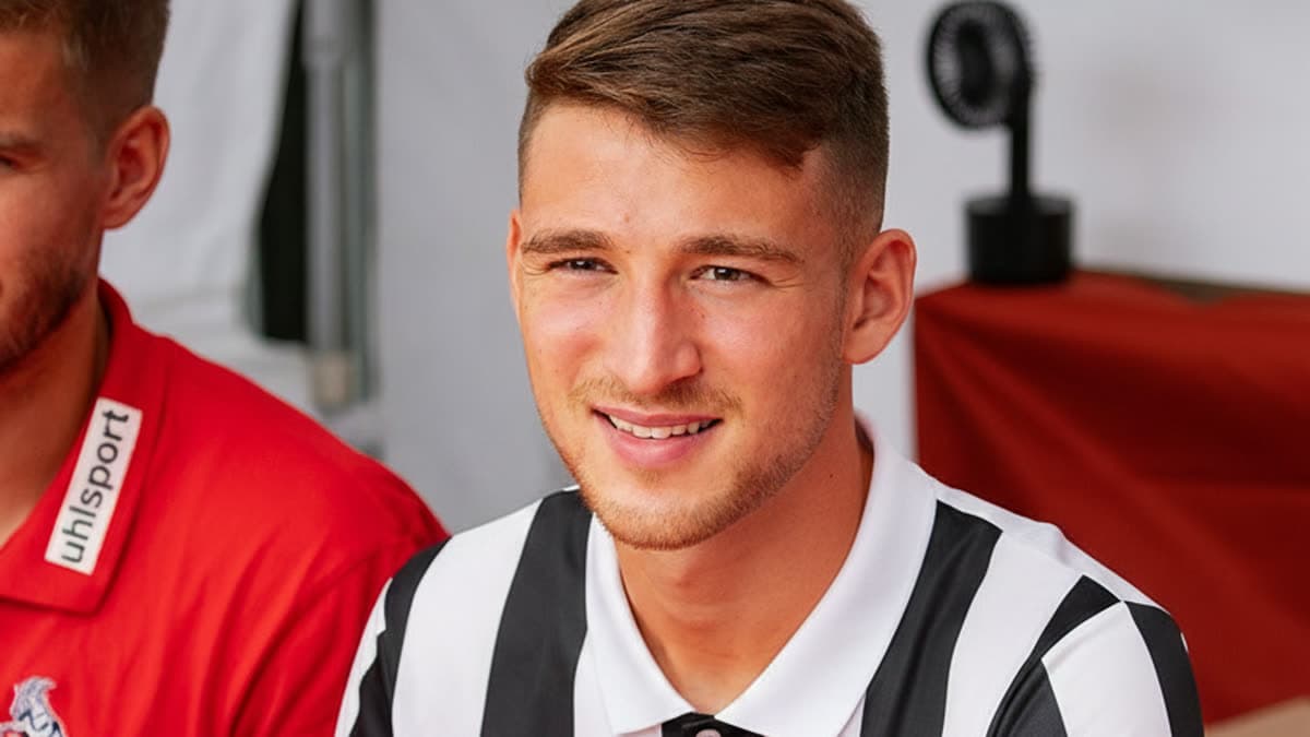 Salih Özcan, Beşiktaş formasıyla düzenlenmiş temsilî montaj görseli