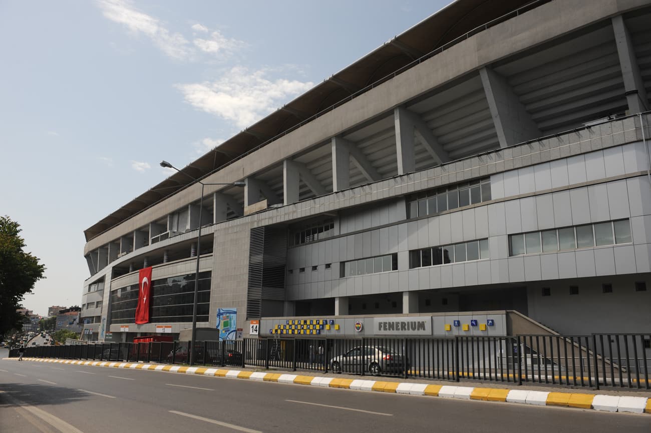 Fenerbahçe'nin Fenerium mağazasının bulunduğu Şükrü Saracoğlu Stadyumu'nun dış cephesi