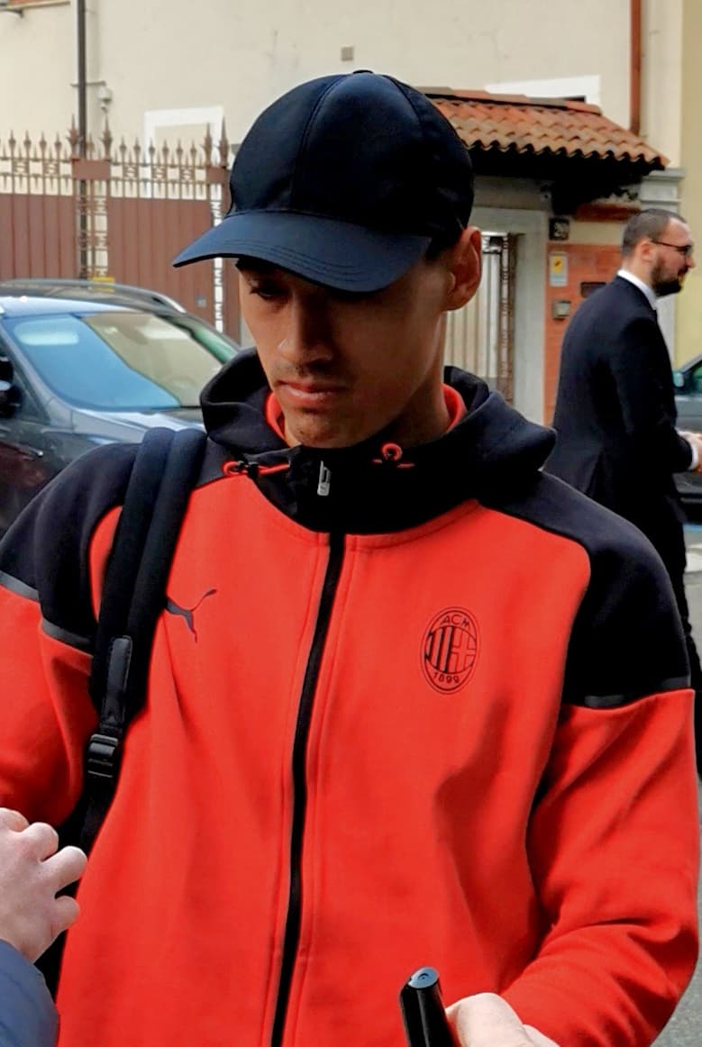 Tijjani Reijnders, Milan formasıyla yakın planda (arşiv görüntü)