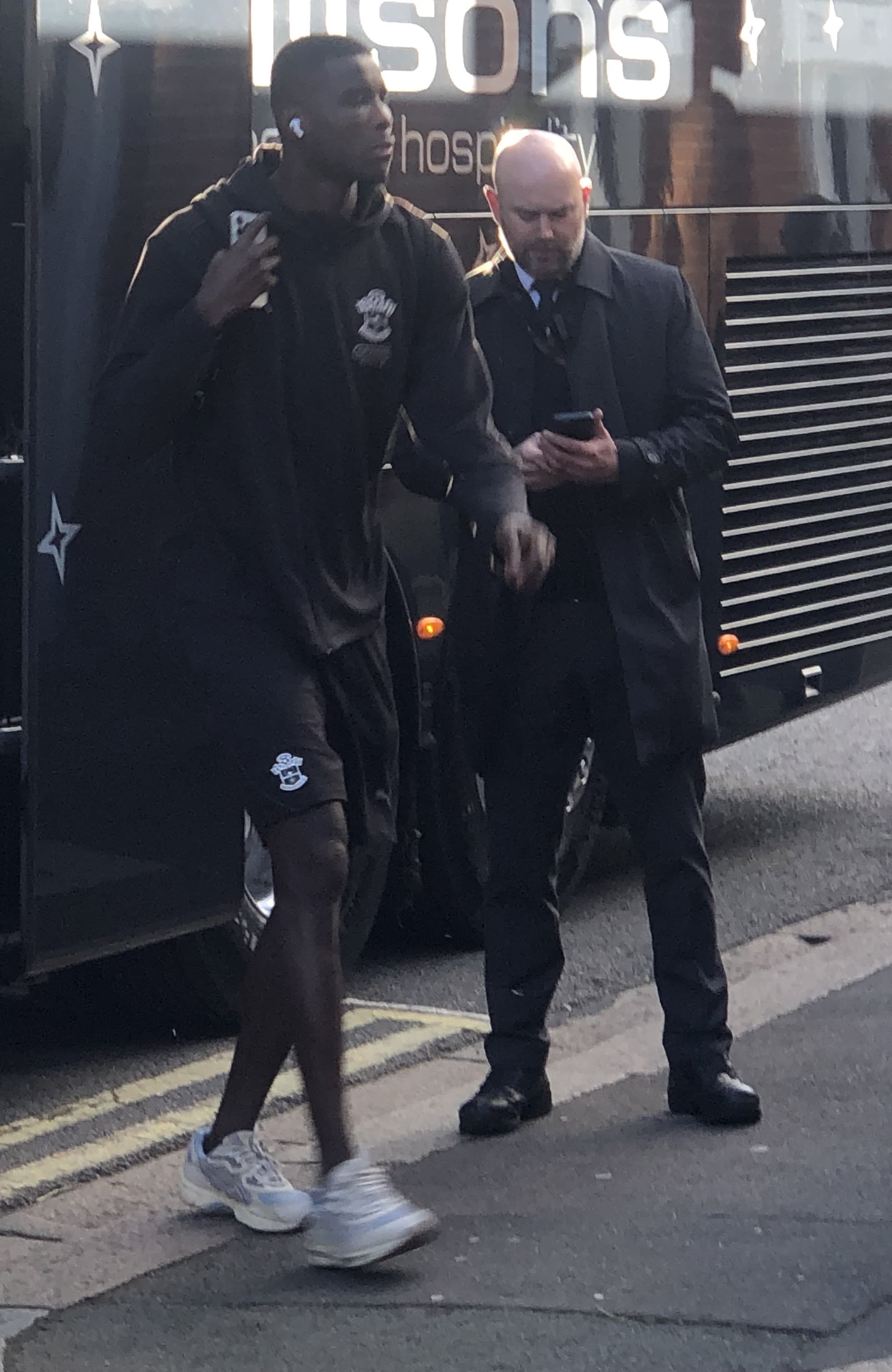 Paul Onuachu stadyuma gelirken (Aralık 2024, arşiv görüntü) — Fulham'dan Trabzonsporlu santrfora dev bonservis teklifi