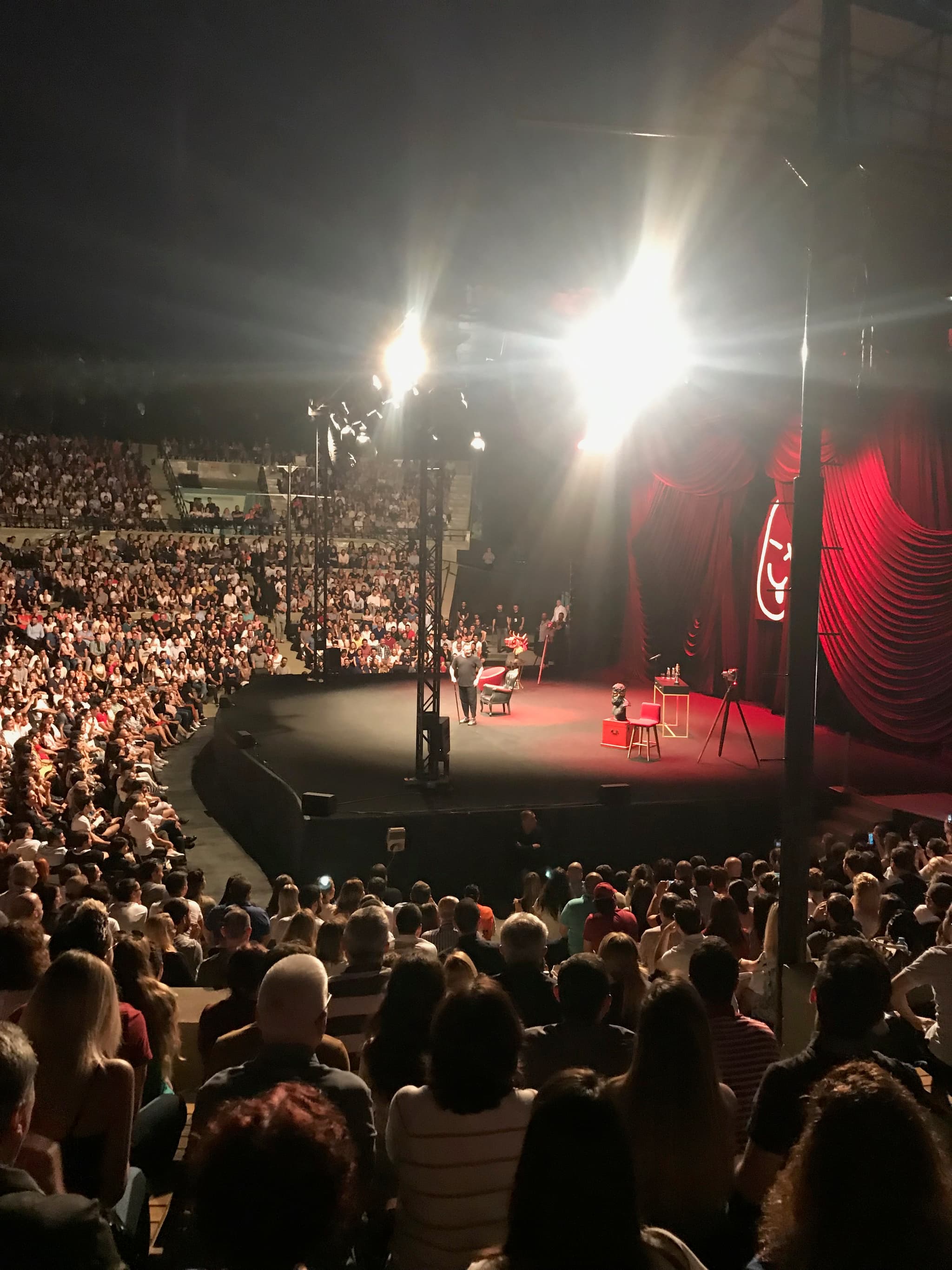 Cem Yılmaz, İzmir'de bir etkinlikte (Mayıs 2019)