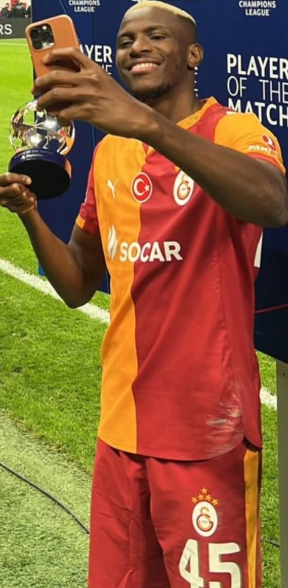 Victor Osimhen, Galatasaray formasıyla Ali Sami Yen Spor Kompleksi'nde