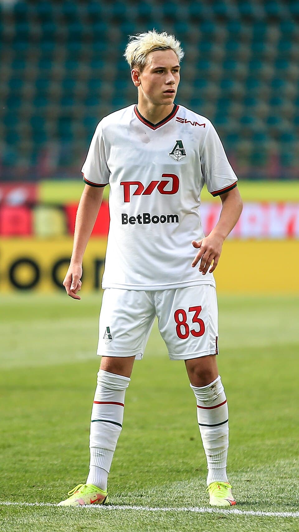 Aleksey Batrakov — Galatasaray, oyuncuyla 25 milyon euro karşılığında 5 yıllık sözleşme imzalayarak transferi resmen açıkladı