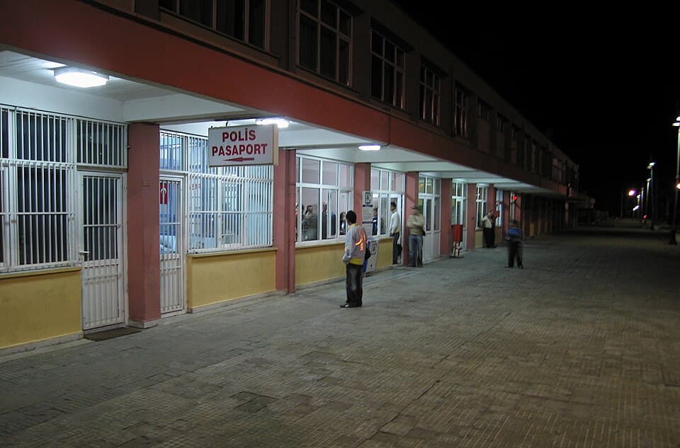 Kapıkule sınır kapısı — yurt dışından Türkiye'ye araç girişinin ana noktası (arşiv)