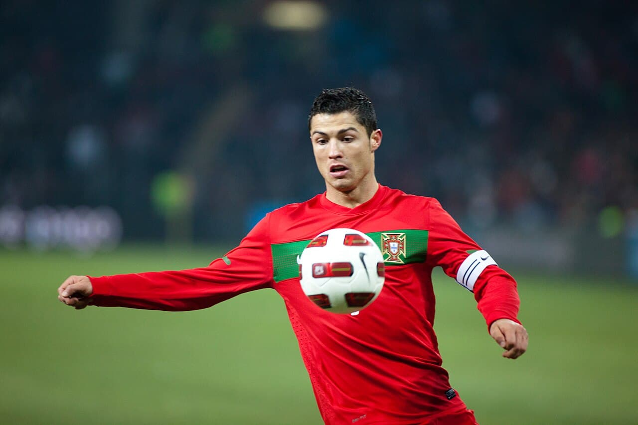 Portekiz Milli Takımı’nın yıldızı Cristiano Ronaldo, milli takım forması ile sahada
