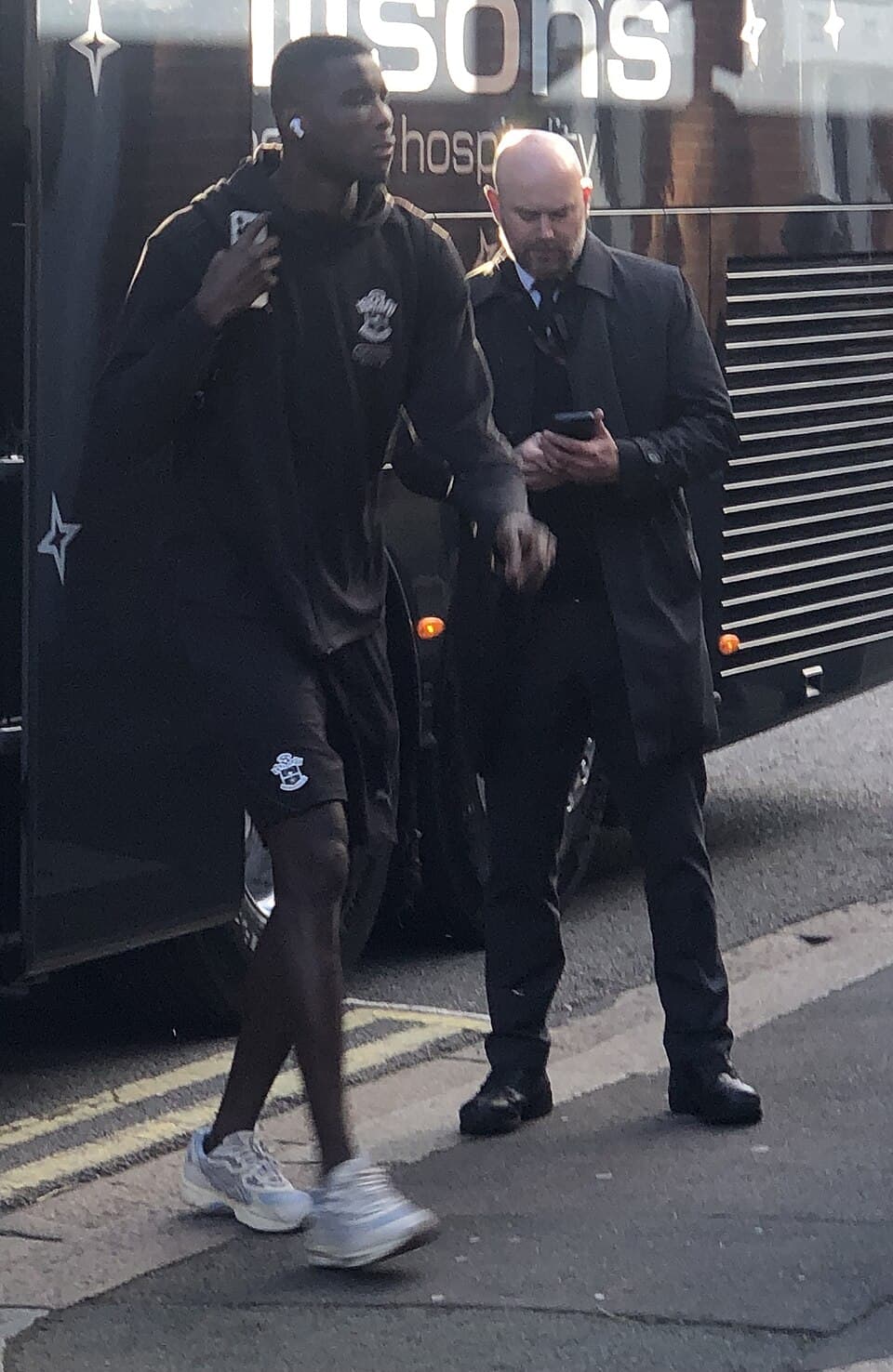Paul Onuachu stadyuma gelirken (Aralık 2024, arşiv görüntü) — Fulham'dan Trabzonsporlu santrafora dev bonservis teklifi