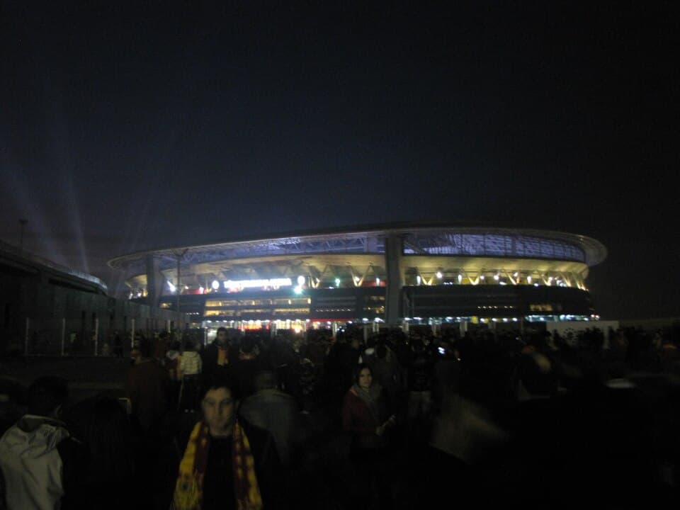 Galatasaray'ın RAMS Park Stadyumu gece görünümü — hazırlık maçı 0-2 sona erdi (arşiv görüntü)