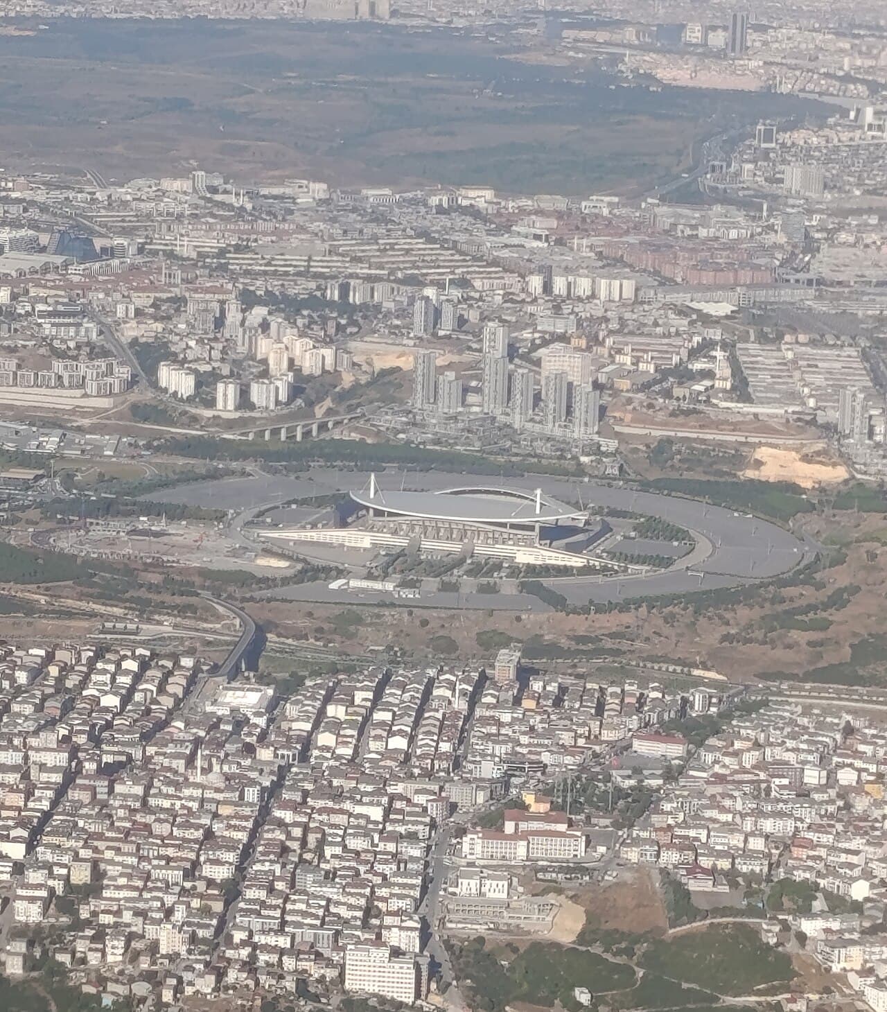 İstanbul'daki Atatürk Olimpiyat Stadyumu'nun havadan görünümü, Süper Lig'in oynandığı stadyumlardan biri