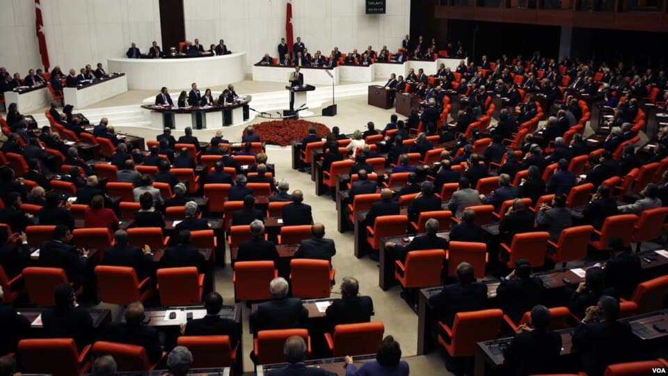 Türkiye Büyük Millet Meclisi Genel Kurulu — milletvekili maaşı ve ödeneği (temsilî görsel)