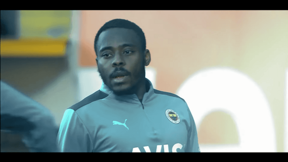 Bright Osayi-Samuel, Fenerbahçe antrenman formasıyla (2022 arşiv görüntüsü)