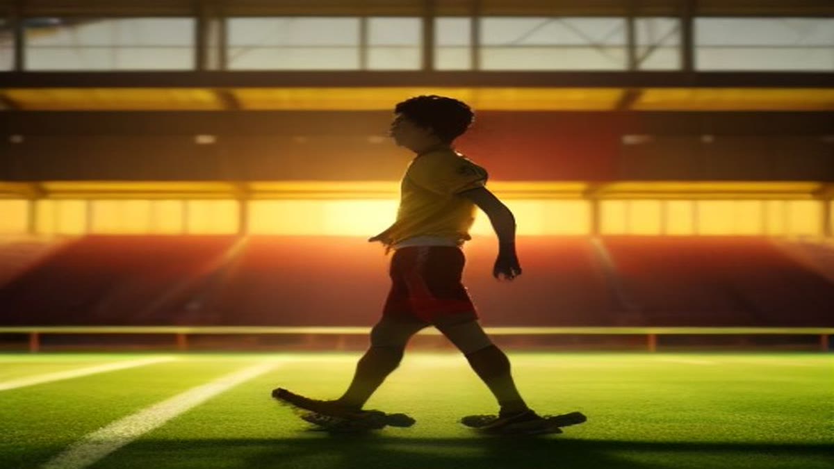Galatasaray'da forma giyen bir futbolcunun sahadan ayrılışı (temsilî görsel)